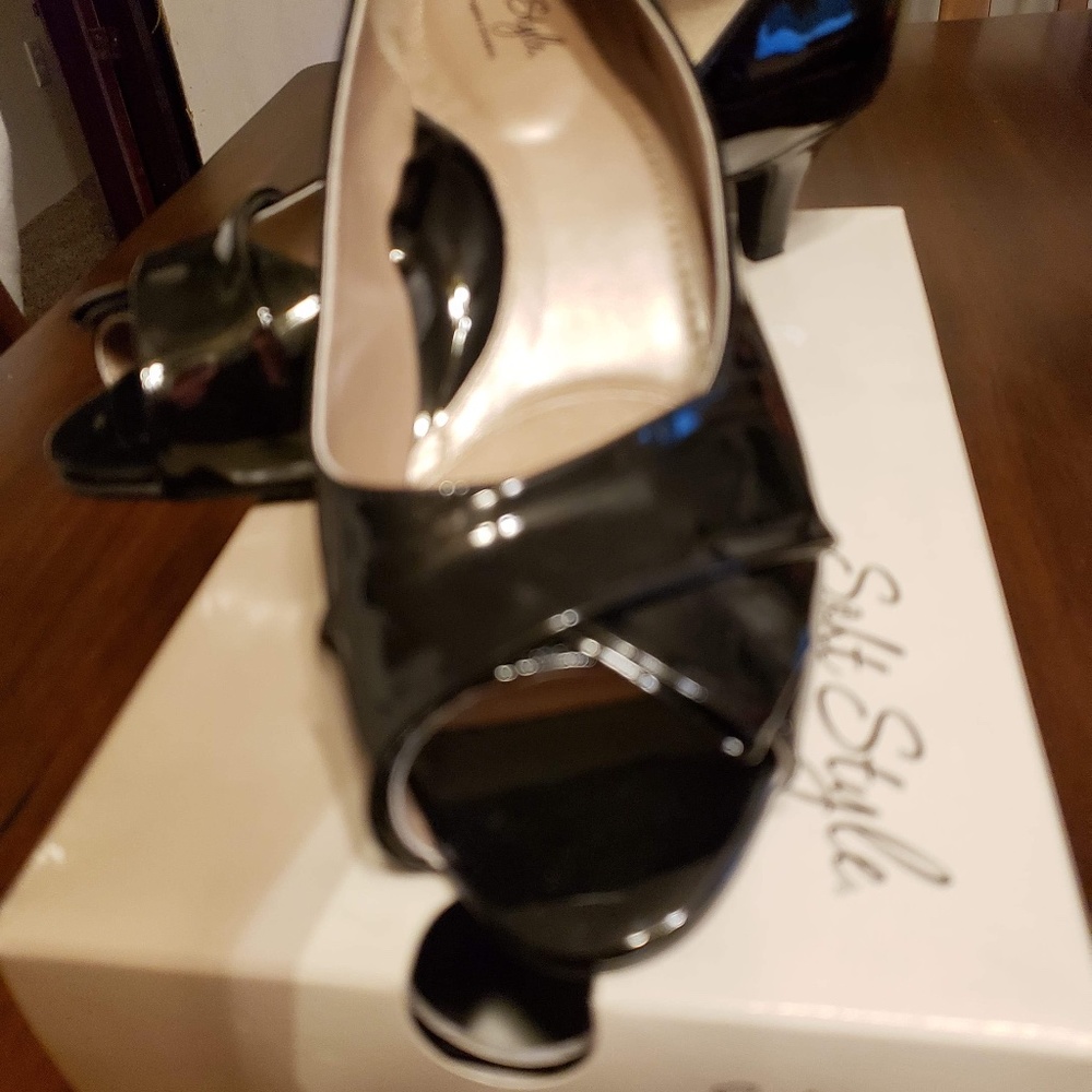 Women’s 9 Extra Wide Width Black Patent Shoes